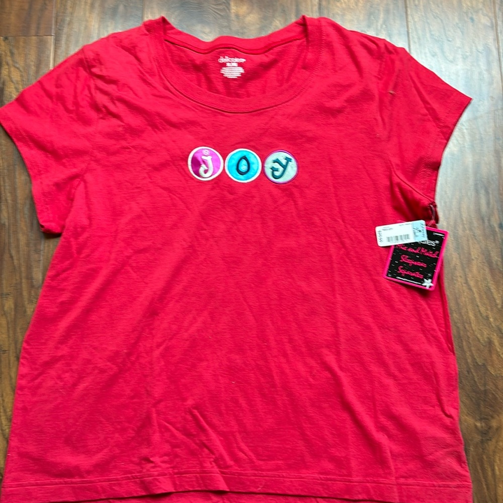 Red Christmas Joy T-shirt juniors size XL